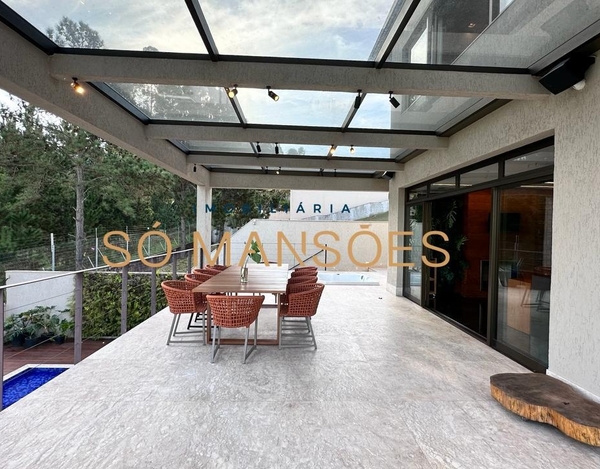 CASA À VENDA REFORMADA NO ALPHAVILLE LAGOA DOS INGLESES - OPORTUNIDADE ÚNICA!