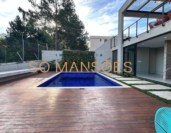 CASA À VENDA REFORMADA NO ALPHAVILLE LAGOA DOS INGLESES - OPORTUNIDADE ÚNICA!