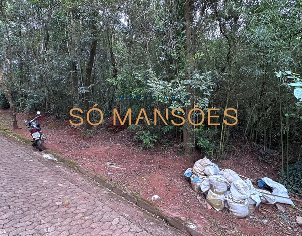 EXCELENTE LOTE COM PROJETO APROVADO À VENDA NO BOSQUE DA RIBEIRA.