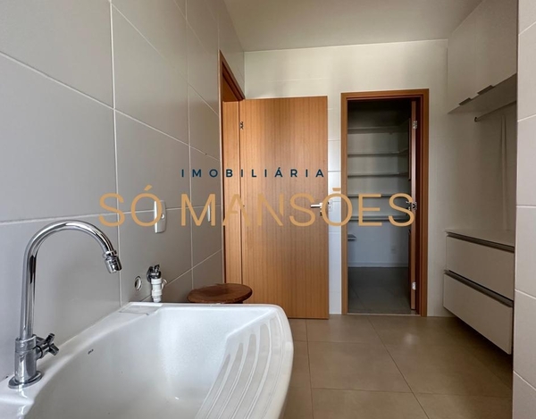 EXCELENTE APARTAMENTO COM 163M² DISPONÍVEL PARA VENDA NO BAIRRO VALE DO SERENO. 