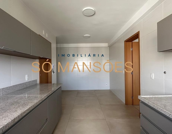 EXCELENTE APARTAMENTO COM 163M² DISPONÍVEL PARA VENDA NO BAIRRO VALE DO SERENO. 