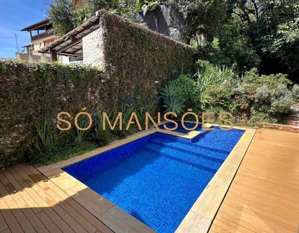 Casa de Alto Padrão de 390 m² à Venda com 1 Suíte e Spa no Santa Lúcia, Belo Horizonte - MG