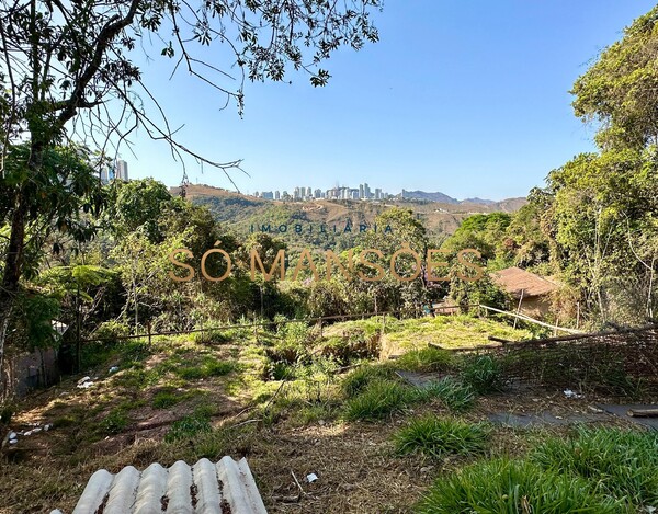 Oportunidade Única! Lote de 2.000m² com Vista Definitiva no Condomínio Vila Del Rey, Nova Lima/MG.