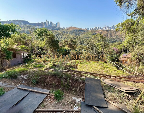 Oportunidade Única! Lote de 2.000m² com Vista Definitiva no Condomínio Vila Del Rey, Nova Lima/MG.