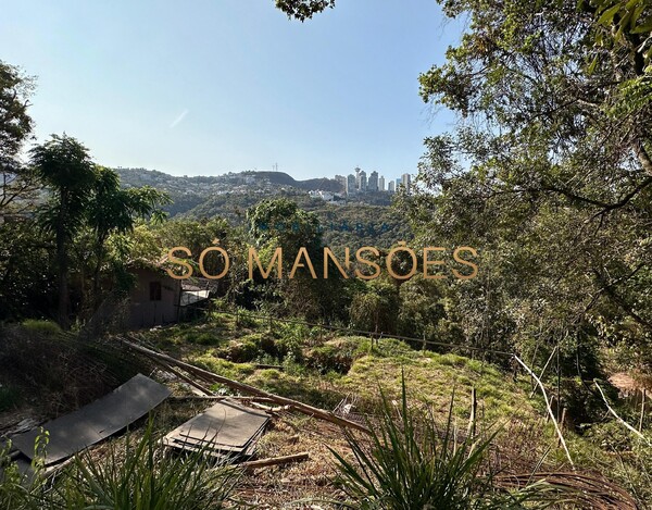 Oportunidade Única! Lote de 2.000m² com Vista Definitiva no Condomínio Vila Del Rey, Nova Lima/MG.