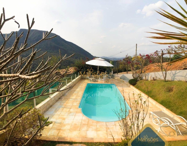 Casa de 650 m² de área construída em terreno de 870 m² no Veredas das Geraes.