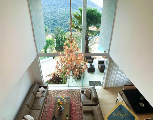 Casa de 650 m² de área construída em terreno de 870 m² no Veredas das Geraes.