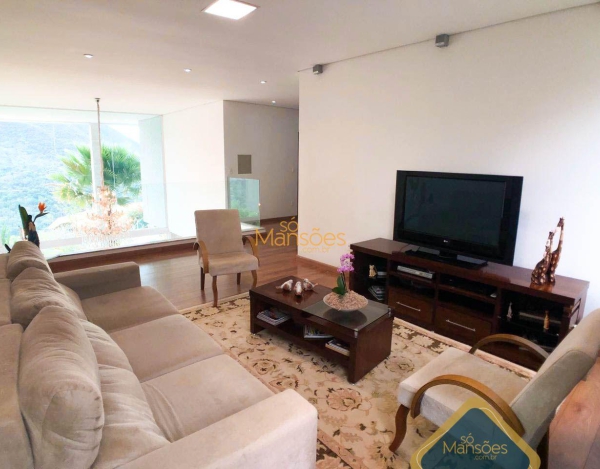 Casa de 650 m² de área construída em terreno de 870 m² no Veredas das Geraes.