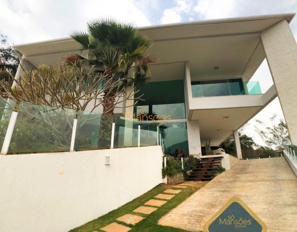 Casa de 650 m² de área construída em terreno de 870 m² no Veredas das Geraes.