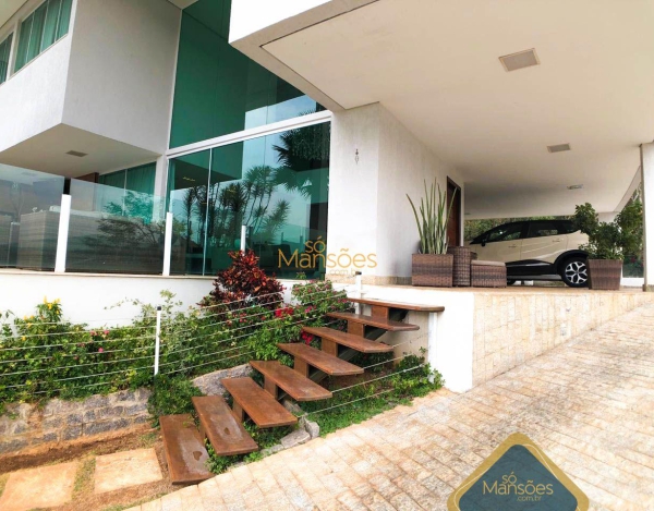 Casa de 650 m² de área construída em terreno de 870 m² no Veredas das Geraes.