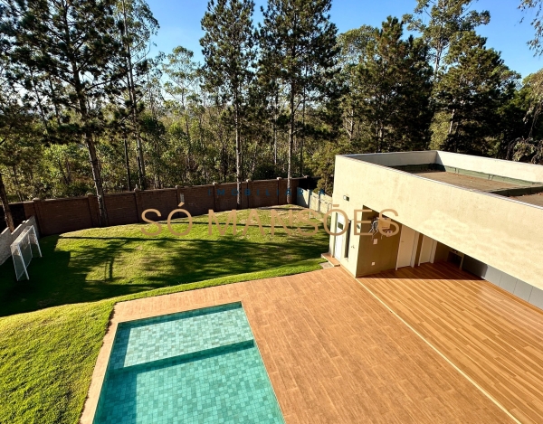 Casa de Alto Padrão de 360 m² à Venda com 2 Suítes e Vista Deslumbrante no Alphaville - Lagoa dos Ingleses, Nova Lima - MG