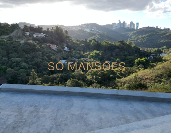 Casa Exclusiva em Final de Acabamento com Vista Deslumbrante!