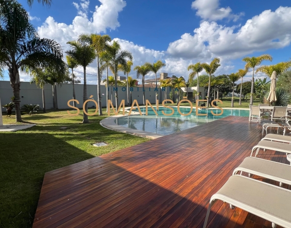 Casa em Terreno Privilegiado de 1.018 m² à Venda com 2 Suítes e Vista Panorâmica no Alphaville - Lagoa dos Ingleses, Nova Lima - MG