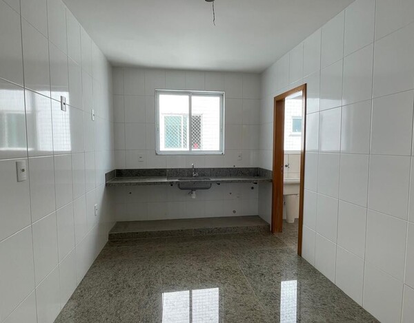 APARTAMENTO 4 QUARTOS EM PRÉDIO COM ESTRUTURA DE LAZER COMPLETA