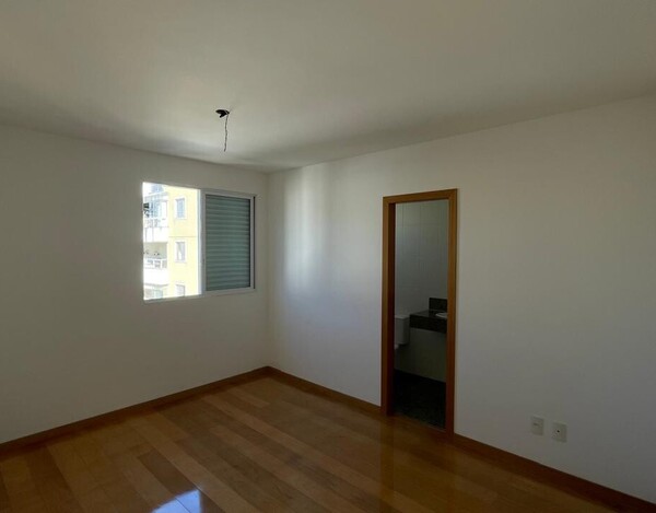 APARTAMENTO 4 QUARTOS EM PRÉDIO COM ESTRUTURA DE LAZER COMPLETA