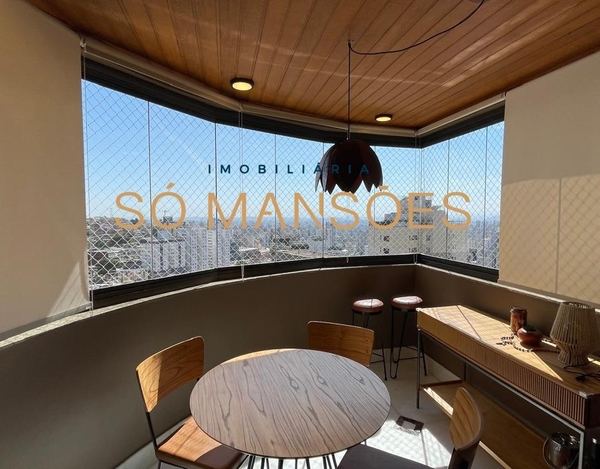 APARTAMENTO DE LUXO 100% REFORMADO COM EXCELENTE LOCALIZAÇÃO!
