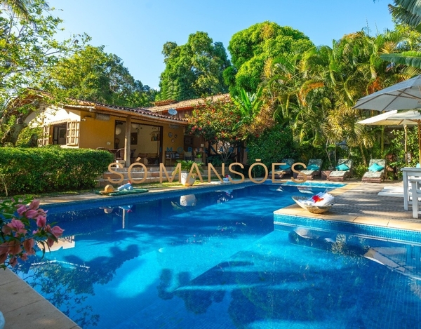 CHARMOSA POUSADA COM 15 SUÍTES NO CORAÇÃO DE TRANCOSO/BA.