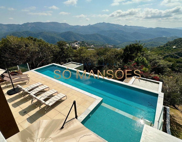 Casa de Luxo de 469 m² à Venda com 4 Suítes e Lazer Completo no Mirante da Mata, Nova Lima - MG