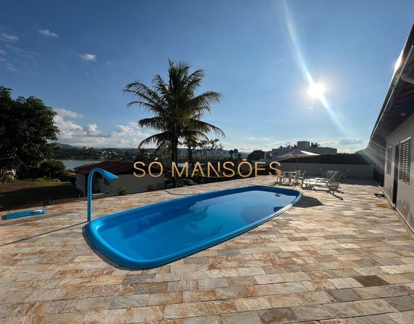 VENHA VIVER NO PARAÍSO - CASA SEMI MARINA COM VISTA DESLUMBRANTE DO LAGO À VENDA EM ESCARPAS DO LAGO