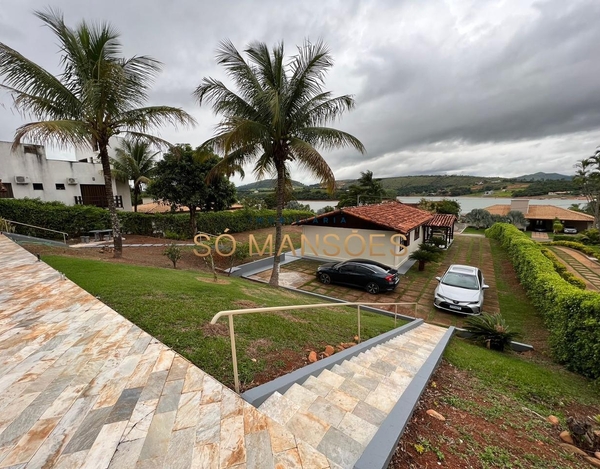 VENHA VIVER NO PARAÍSO - CASA SEMI MARINA COM VISTA DESLUMBRANTE DO LAGO À VENDA EM ESCARPAS DO LAGO