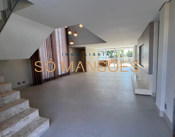 CASA À VENDA NO ALPHAVILLE – OPORTUNIDADE ÚNICA!
