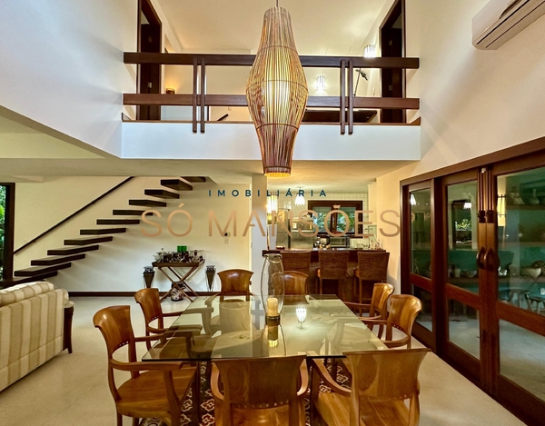 LUXUOSA CASA COM 7 SUÍTES À 100M DA PRAIA NO CONDOMÍNIO OUTEIRO DAS BRISAS - TRANCOSO/BA.