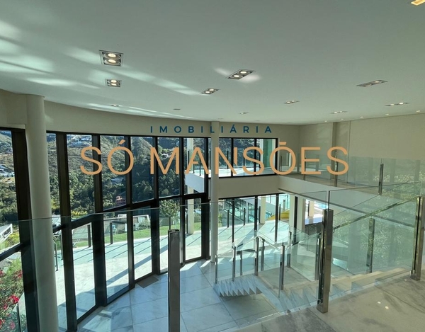 CASA À VENDA NO VALE DOS CRISTAIS / LUXO E INOVAÇÃO