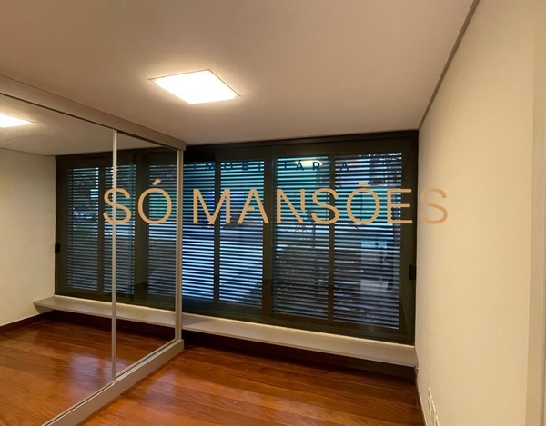 CASA À VENDA NO VALE DOS CRISTAIS / LUXO E INOVAÇÃO