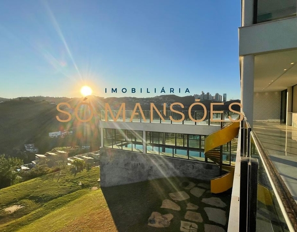 CASA À VENDA NO VALE DOS CRISTAIS / LUXO E INOVAÇÃO