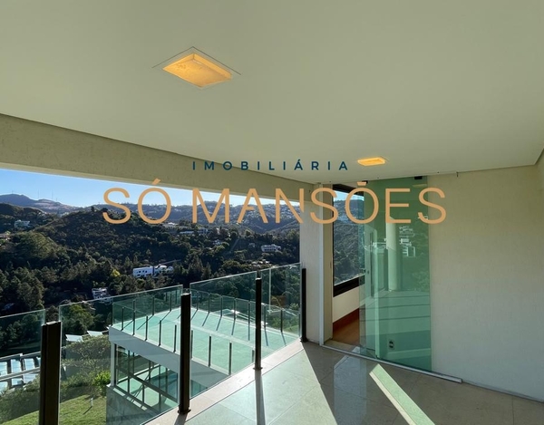 CASA À VENDA NO VALE DOS CRISTAIS / LUXO E INOVAÇÃO