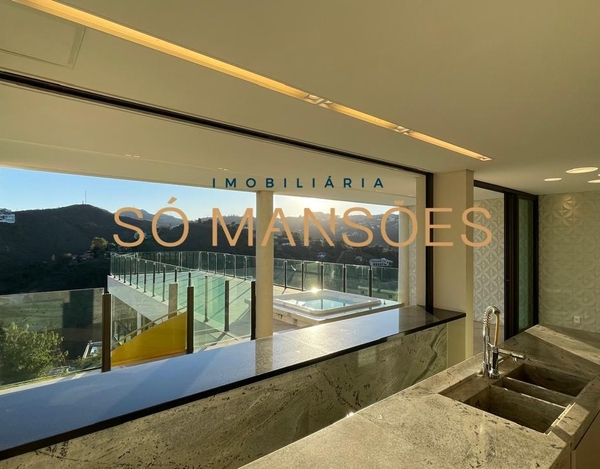 CASA À VENDA NO VALE DOS CRISTAIS / LUXO E INOVAÇÃO