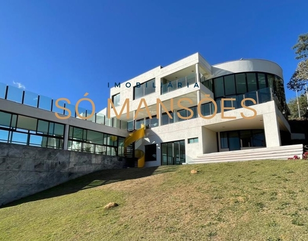 CASA À VENDA NO VALE DOS CRISTAIS / LUXO E INOVAÇÃO