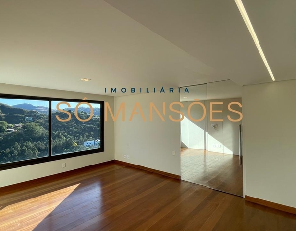 CASA À VENDA NO VALE DOS CRISTAIS / LUXO E INOVAÇÃO