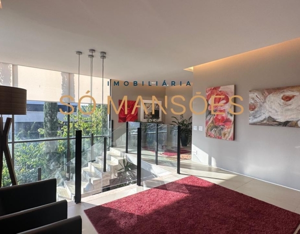 Casa de Luxo de 760 m² à Venda com 4 Suítes e Piscina com Borda Infinita no Vale dos Cristais, Nova Lima - MG