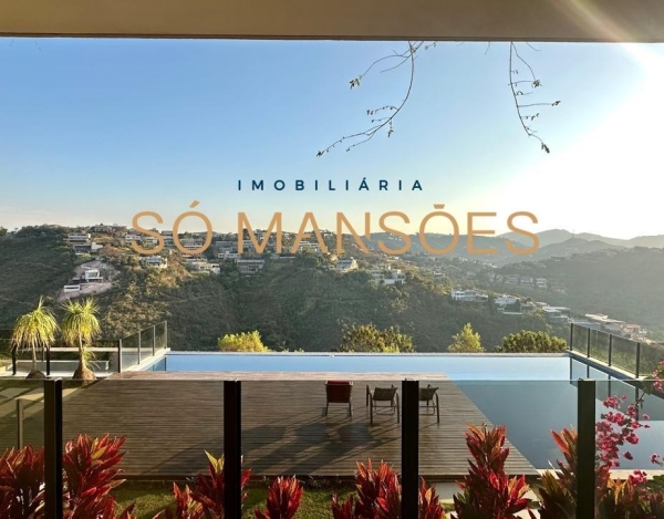 Casa de Luxo de 760 m² à Venda com 4 Suítes e Piscina com Borda Infinita no Vale dos Cristais, Nova Lima - MG