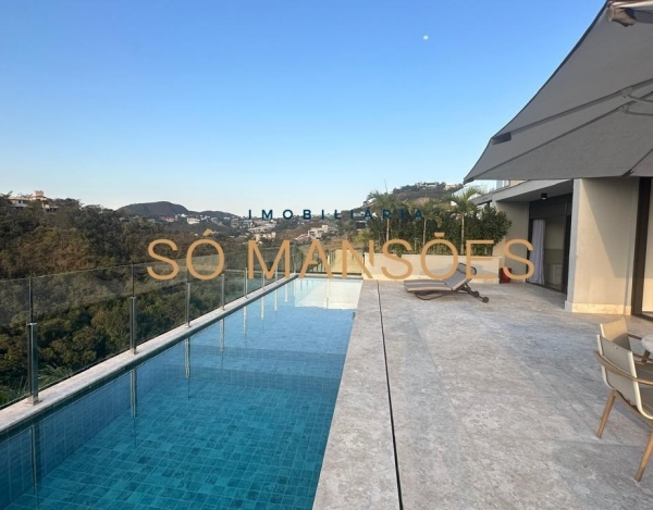 Casa de Luxo de 526 m² à Venda com 5 Suítes e Vista Panorâmica no Vale dos Cristais, Nova Lima - MG
