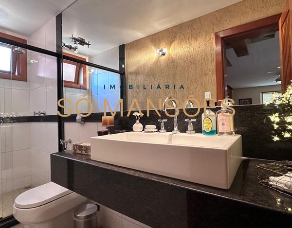 CASA A VENDA NO CONDOMÍNIO BOSQUE DO JAMBREIRO NOVA LIMA / VISTA PRIVILEGIADA 