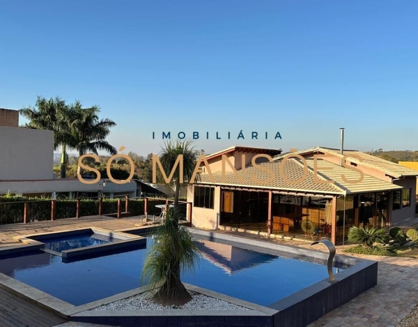 Casa Espaçosa de 591 m² à Venda com 6 Suítes e Espaço Gourmet no Selecione, Brumadinho - MG