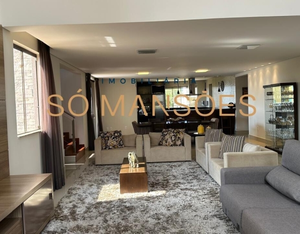 Casa Espaçosa de 591 m² à Venda com 6 Suítes e Espaço Gourmet no Selecione, Brumadinho - MG