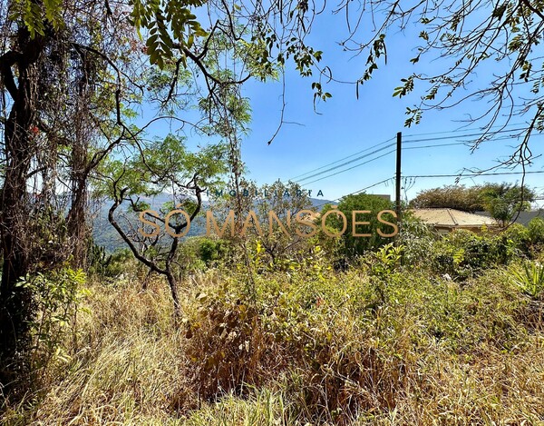 LOTE DE 916M² NO CONDOMÍNIO MIRANTE DA MATA / VISTA DEFINITIVA