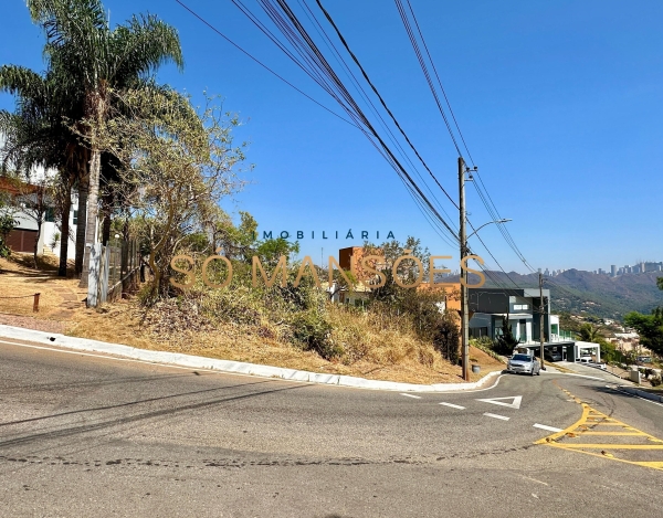 Lote de 916 m² à Venda com Vista Definitiva no Mirante da Mata, Nova Lima - MG