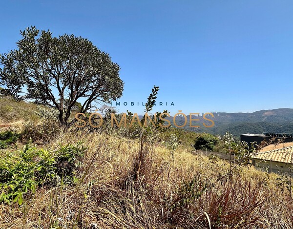 LOTE DE 916M² NO CONDOMÍNIO MIRANTE DA MATA / VISTA DEFINITIVA