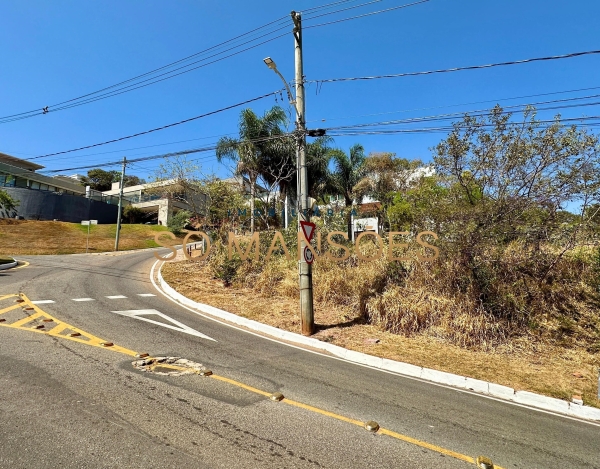 Lote de 916 m² à Venda com Vista Definitiva no Mirante da Mata, Nova Lima - MG