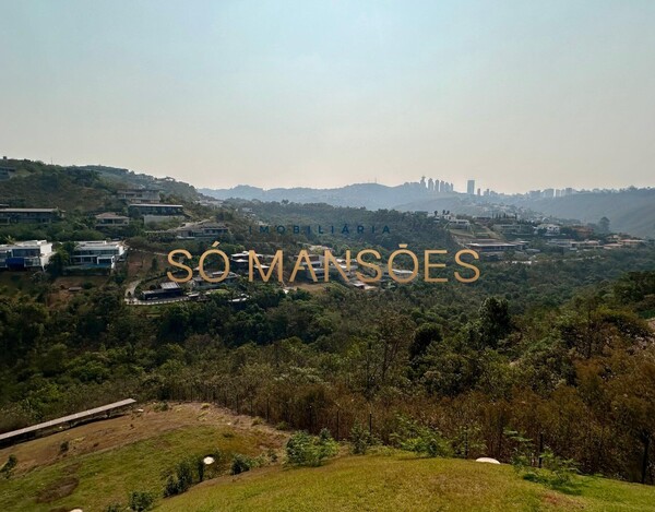 CASA COM 583M² A VENDA NO VALE DOS CRISTAIS