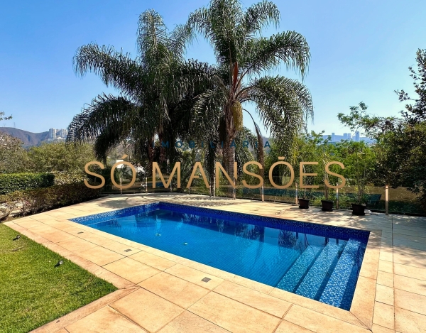 Casa de Luxo de 415 m² à Venda com 4 Suítes e Piscina Aquecida no Vale dos Cristais, Nova Lima - MG