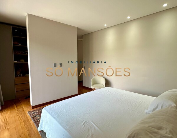 Casa de 320m² à venda no condomínio Vila Castela.