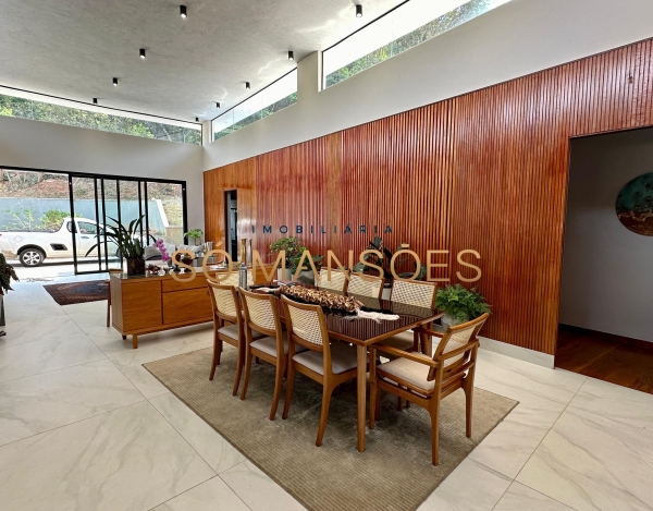 Casa de Luxo de 338m² à Venda com 4 Suítes e Piscina Aquecida no Vila Castela, Nova Lima - MG