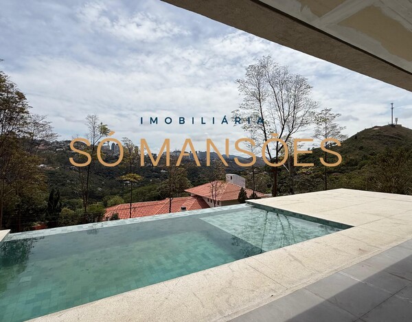 Casa de 550m² em construção à venda no condomínio Vila Alpina.