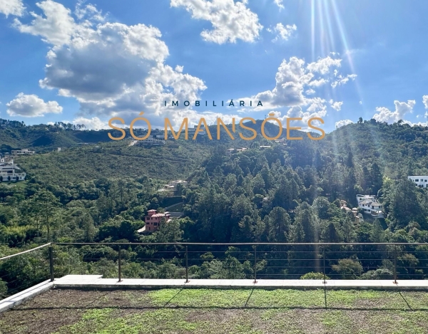 Casa de Luxo de 572 m² à Venda com 3 Suítes e Vista Panorâmica no Vale dos Cristais, Nova Lima - MG