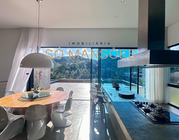 Casa de Luxo de 572 m² à Venda com 3 Suítes e Vista Panorâmica no Vale dos Cristais, Nova Lima - MG
